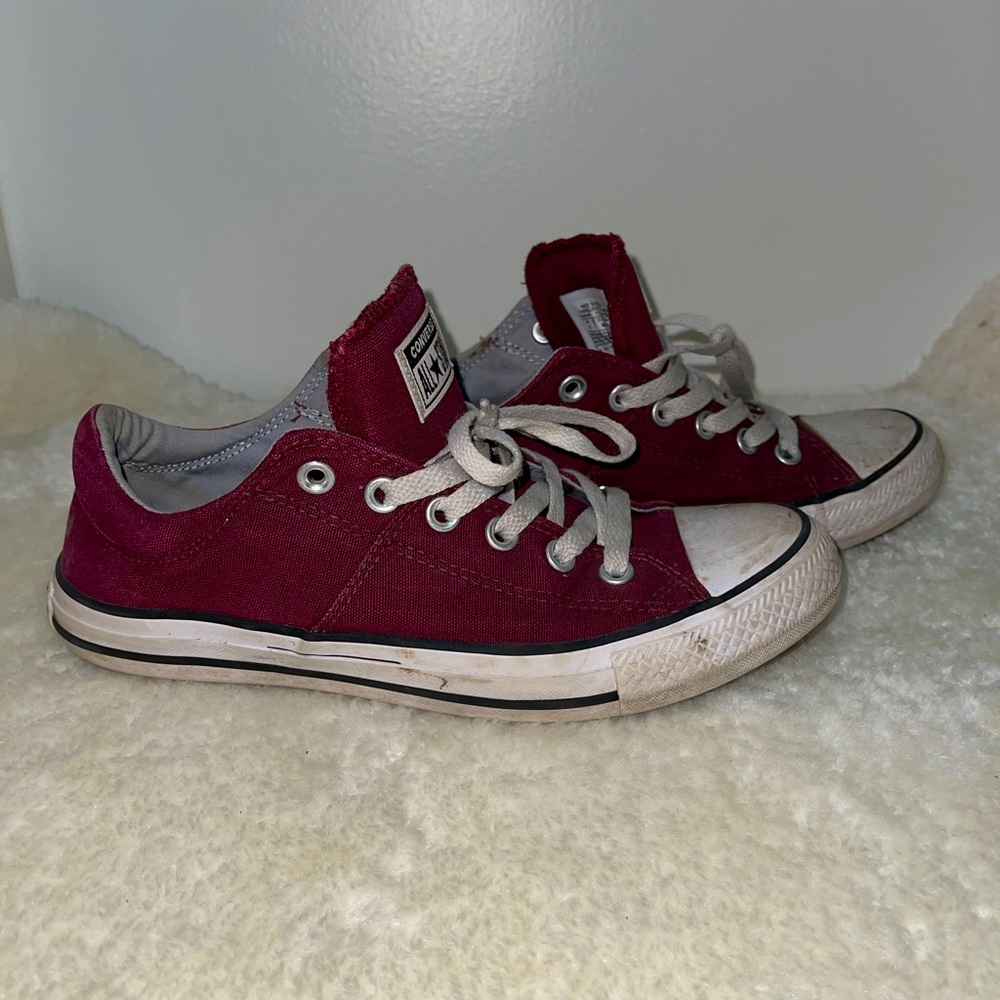 Converse Low Tops in Burgundy - men’s 7, women’s 9